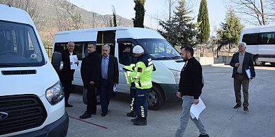 KAHRAMANMARAŞ'TA TAŞIMALI EĞİTİM ARAÇLARINA YÖNELİK EŞ ZAMANLI DENETİMLER GERÇEKLEŞTİRİLDİ