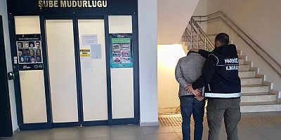 Kahramanmaraş’ta polis ekipleri tarafından yakalanan uyuşturucu taciri 2 kişi tutuklandı.