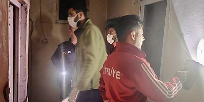 Kahramanmaraş’ta yakınlarının haber alamadığı yaşlı adam evinde ölü bulundu.