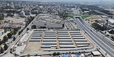 Büyükşehir Belediyesinin rezerv alandaki esnaflar için Piazza AVM yanında hayata geçirdiği 420 iş geçici iş yerinin yer alacağı yeni çarşıda alt ve üstyapı imalatları sürüyor.