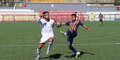 -KAHRAMANMARAŞSPOR SON DAKİKADA PUANI KURTARDI: 1-1