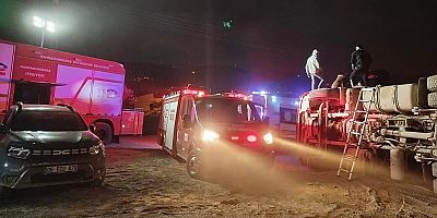 KAHRAMANMARAŞTA DAMPERLİ KAMYON DEVRİLDİ