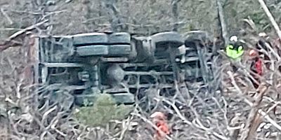KAHRAMANMARAŞTA KAMYON DEVRİLDİ: 1 ÖLÜ, 2 YARALI 