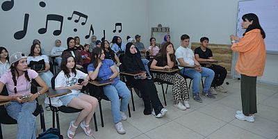 KAMEK’TE GENÇLERE FİNANSAL YÖNETİMİN İNCELİKLERİ ANLATILDI