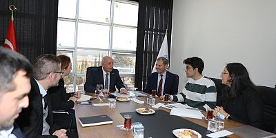 KİÜ REKTÖRÜ BAKAN, TOBB FEN LİSESİ ÖĞRENCİLERİNİ AĞIRLADI