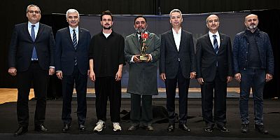 KSÜ’DE “FİRAVUNLA YÜZ YÜZE” ADLI TİYATRO OYUNU SAHNELENDİ