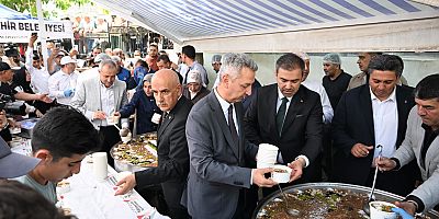 KSÜ REKTÖRÜ OKUMUŞ, GELENEKSEL AŞURE İKRAMI PROGRAMINA KATILDI