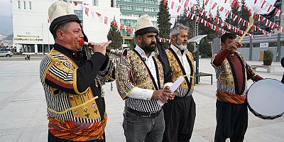 Geçtiğimiz yıl asrın felaketinin acısı nedeniyle 104 yıl aradan sonra ilk kez davullarını susturan Abdal Halil Ağa’nın torunları