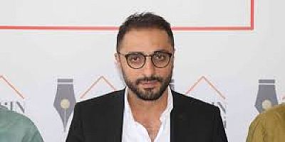 6 Şubat depreminin ardından şehrin yeniden imarı ve uygun olmayan alanların imara kapatılmasına itiraz edilmesiyle ilgili yaptığı açıklamalarla gündem oluşturan Kahramanmaraş Mimarlar Odası Başkanı Yu