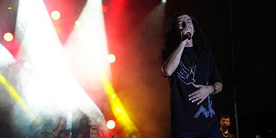 MURAT KEKİLLİ AĞUSTOS FUARI’NDA SAHNE ALDI, KAFUM DEV BİR KOROYA DÖNÜŞTÜ