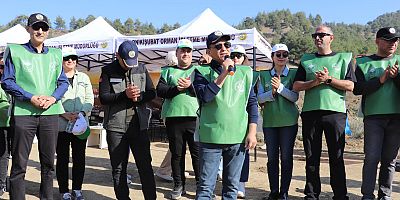 ÖĞRETMENLER VE AİLELERİ “YEŞİL VATAN” İÇİN FİDAN DİKTİ