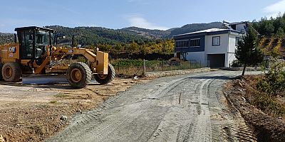 ONİKİŞUBAT BELEDİYESİ, 10 KIRSAL MAHALLEDE ULAŞIM AĞINI GÜÇLENDİRİYOR