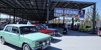 ONİKİŞUBAT BELEDİYESİ’NİN KAHRAMANMARAŞ KLASİK OTOMOBİL FESTİVALİ YOĞUN İLGİ GÖRDÜ