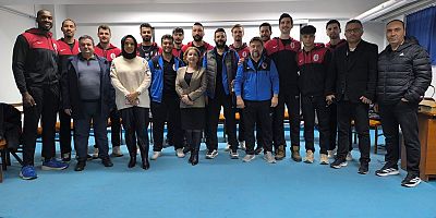 ONİKİŞUBAT BELEDİYESPOR’UN VOLEYBOLCULARI, KAHRAMANMARAŞLI GENÇLERE İLHAM OLUYOR