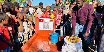 ONİKİŞUBAT MUHTARLAR DERNEĞİ MADAGASKAR'DA SU KUYUSU AÇTIRDI
