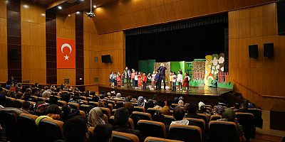 Kahramanmaraş Büyükşehir Belediyesinin düzenlediği “Ormanlar Kralı Aslan” adlı müzikli tiyatro oyunu