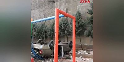 Kahramanmaraş’ta bir bayan sürücü kontrolünü kaybettiği otomobiliyle önce kuryeye