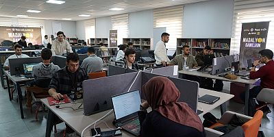 OYUN GELİŞTİREN GENÇLER PUSULA MARAŞ’TA BULUŞTU: “MADALYON GAME JAM” BAŞLADI