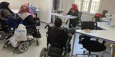 Büyükşehir Belediyesi ve Dulkadiroğlu Halk Eğitim Merkezi iş birliğiyle özel gereksinimli vatandaşlara yönelik hayata geçirilen Ebru