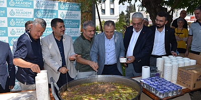ÖZEL SULAR AKADEMİ HASTANESİ AŞURE İKRAMINDA BULUNDU