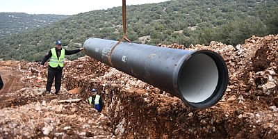 Pazarcık’ın içmesuyu sorununu çözüme kavuşturmak için 300 Milyon TL’lik yatırımla hayata geçirilen Düzbağ Hattı Bağlantısı ve İçmesuyu Arıtma Tesisi projesinde 12 kilometrelik isale hattının imalatı h