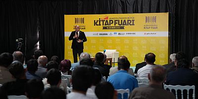 PROF. DR. MEHMET ŞAHİN, KİTAP FUARI’NDA ORTADOĞU VE TÜRK DIŞ POLİTİKASINI ELE ALDI