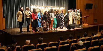 ŞİİR VE EDEBİYATIN KENTİNDE ULUSLARARASI DÜNYA ANLATICILAR ŞÖLENİ BAŞLADI