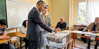TOPTAŞ: “SEÇİMLERİN ÜLKEMİZE HAYIRLI OLMASINI DİLİYORUM”