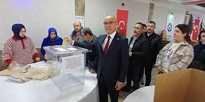 TÜRK SAĞLIK-SEN’DE BAŞKAN MEHMET ÖZER GÜVEN TAZELEDİ