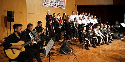 Kahramanmaraş Büyükşehir Belediyesi ve Kahramanmaraş Türk Halk Müziği Kültürü Derneği iş birliğiyle düzenlenen konserde