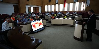 ULUSLARARASI AKADEMİSYENLERLE AFET YÖNETİMİ VE AFETE HAZIRLIK TOPLANTISI YAPILDI