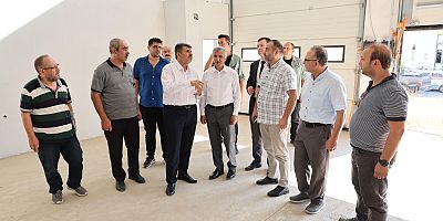 VALİ ÜNLÜER VE MİLLETVEKİLİ DEBGİCİ'DEN SANAYİ ESNAFINA ZİYARET