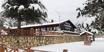 Dulkadiroğlu Belediyesi’nin Yedikuyular yolu üzerinde bulunan Yalnız Ardıç bölgesinde inşa ettiği Bungalov evler hizmete girdi.