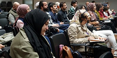 YAZARLIK AKADEMİSİNDE EDEBİYATIN DUYGUSAL DERİNLİĞİ KONUŞULDU