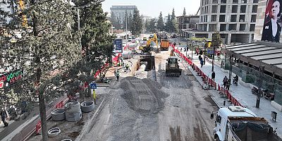 YENİ KONUTLARIN ALTYAPILARI DA HIZLA İNŞA EDİLİYOR