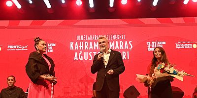 30 Ağustos Zafer Bayramı’nın 102. yıl dönümünde Büyükşehir Belediyesinin Geleneksel Ağustos Fuarı’nda Azerbaycan’ın güçlü sesi Azerin sahne aldı. Azerin
