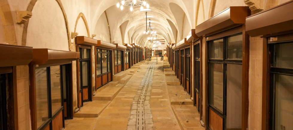 TARİHİ KAPALI ÇARŞI ZİYARETÇİLERİNE KAVUŞMAK İÇİN GÜN SAYIYOR