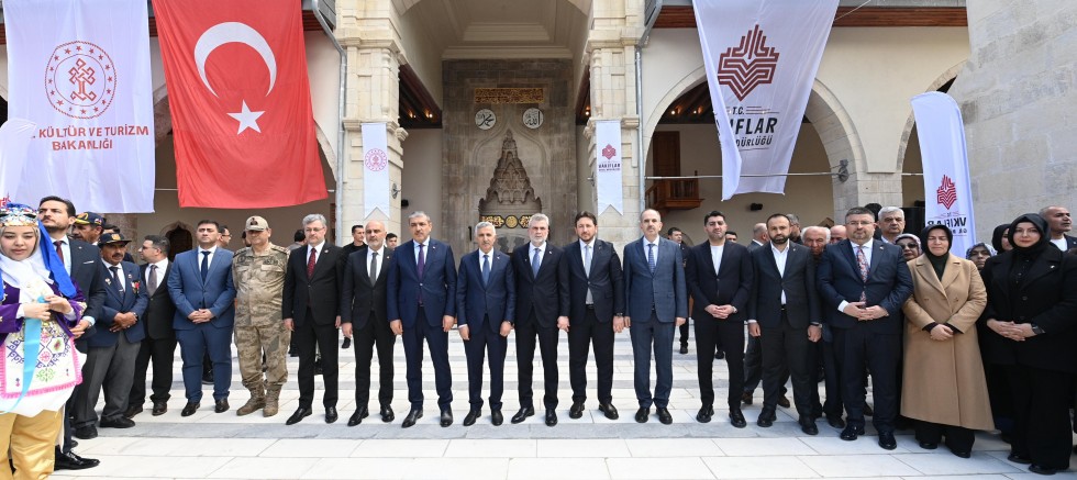 TARİHİ ULU CAMİİ, CUMHURBAŞKANI ERDOĞAN’IN CANLI BAĞLANTIYLA KATILDIĞI TÖRENLE İBADETE AÇILDI