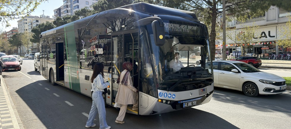 TOPLU TAŞIMADA YENİ DÖNEM BAŞLADI; ELEKTRİKLİ OTOBÜSLER YOLLARDA