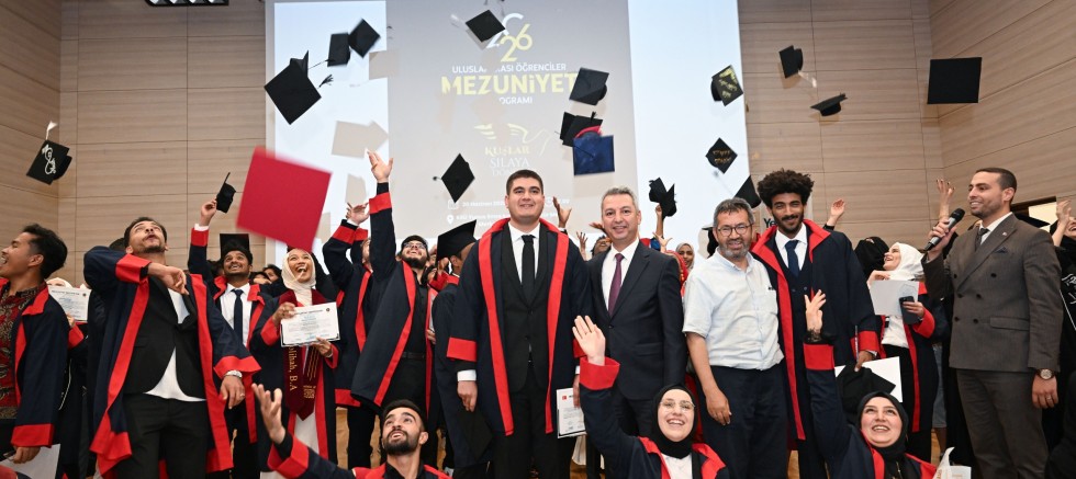 ULUSLARARASI ÖĞRENCİLER MEZUNİYET COŞKUSUNDA BULUŞTU